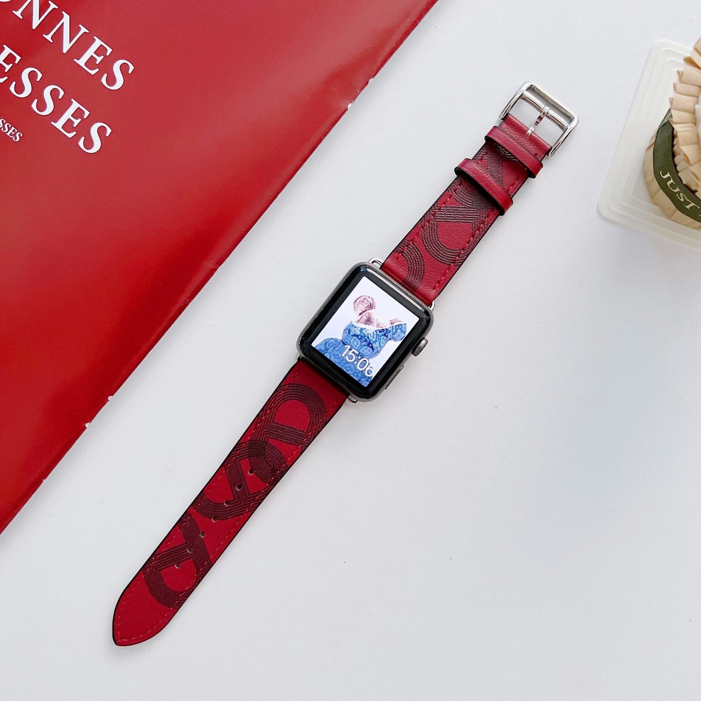 Exquisite Leather Strap for Apple Watch Band iWatch Series Ultra/2/10/9/8/7/6/5/4/3/SE